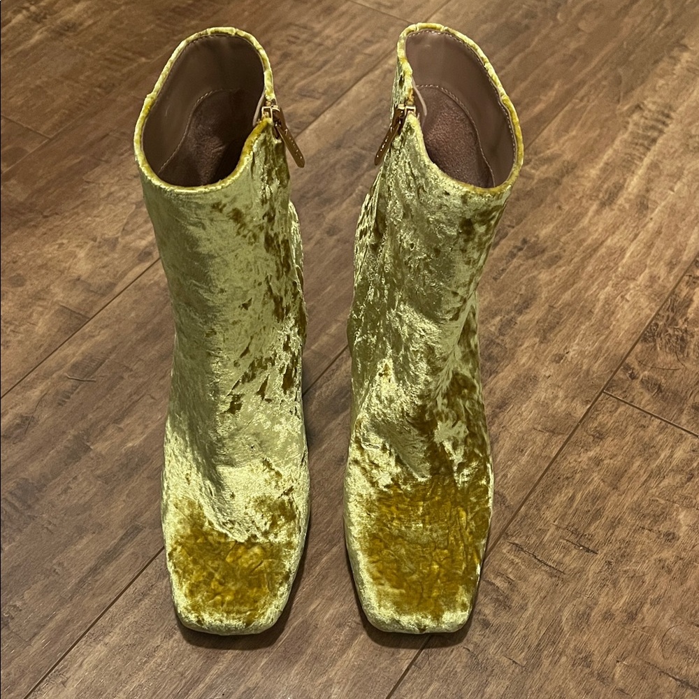 Circus NY Velvet Gold Ankle Boots size 8